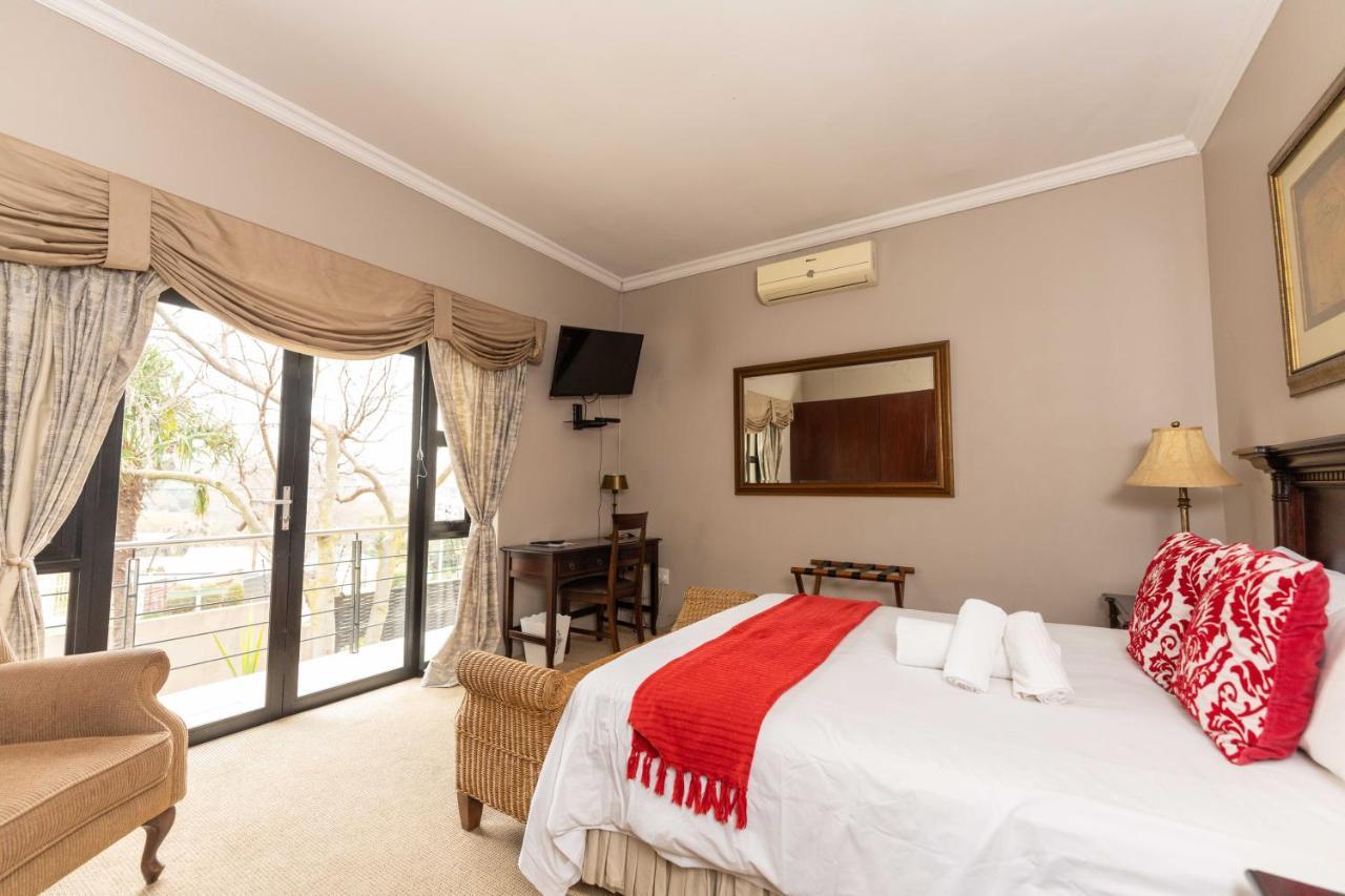 Fatmols Guest Lodge ヨハネスブルグ エクステリア 写真